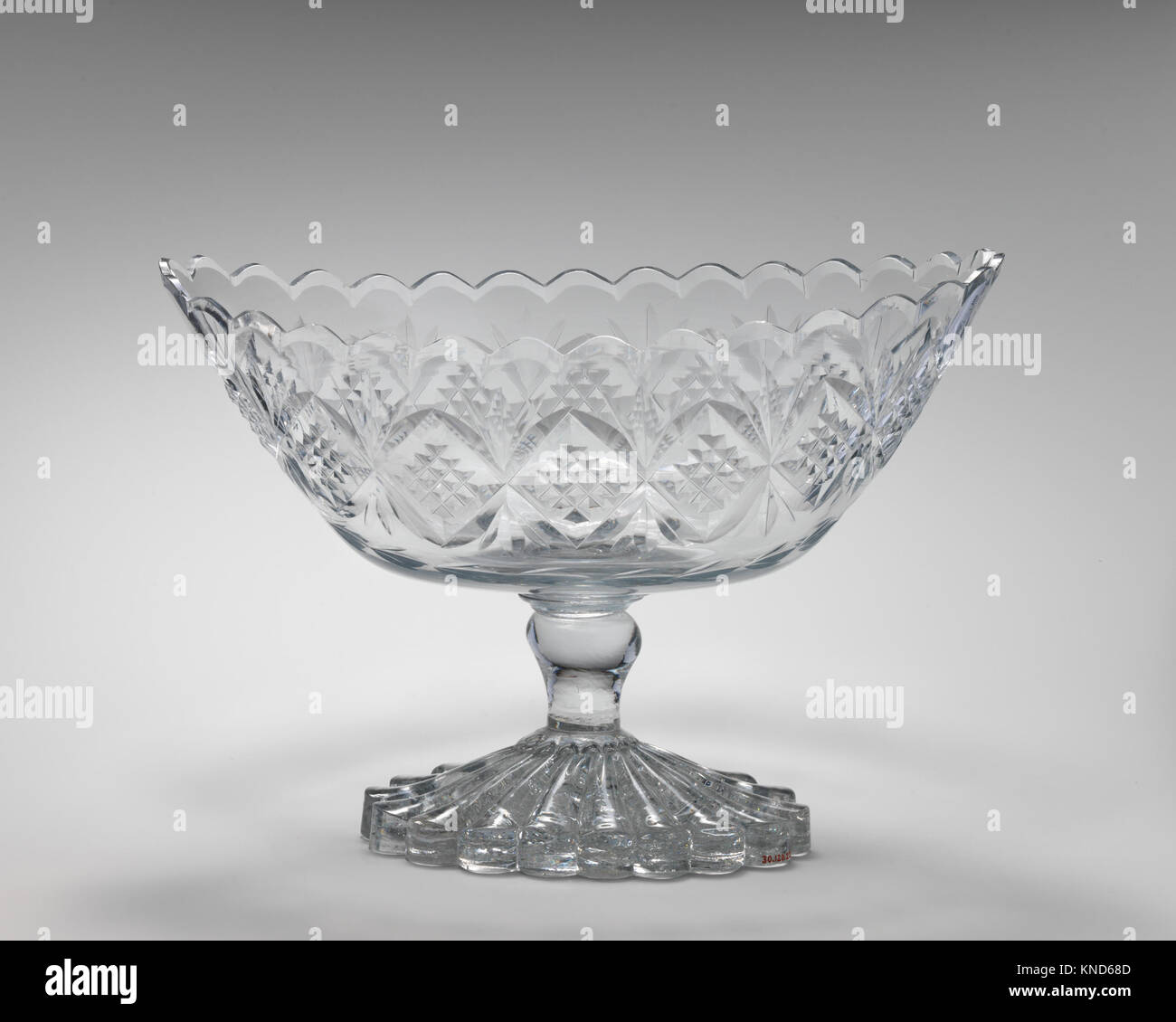 Fruit bowl MET DP-1618-025 196637 probably Irish, Fruit bowl, early 19th century, Glass, H. 8 3/4 in.  (22.2 cm); L. 12 1/2 in. (31.8 cm.). The Metropolitan Museum of Art, New York. The Sylmaris Collection, Gift of George Coe Graves, 1930 (30.120.222) Stock Photo