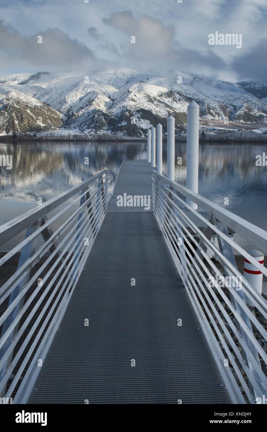 Boat dock on Columbia River, Entiat Washington Stock Photo Alamy