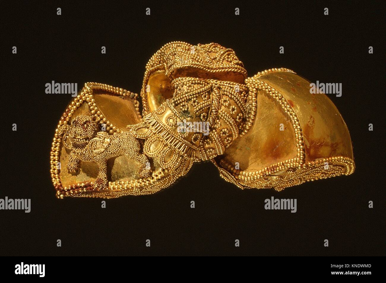 Indian royal jewellery hi-res stock photography and images - Alamy