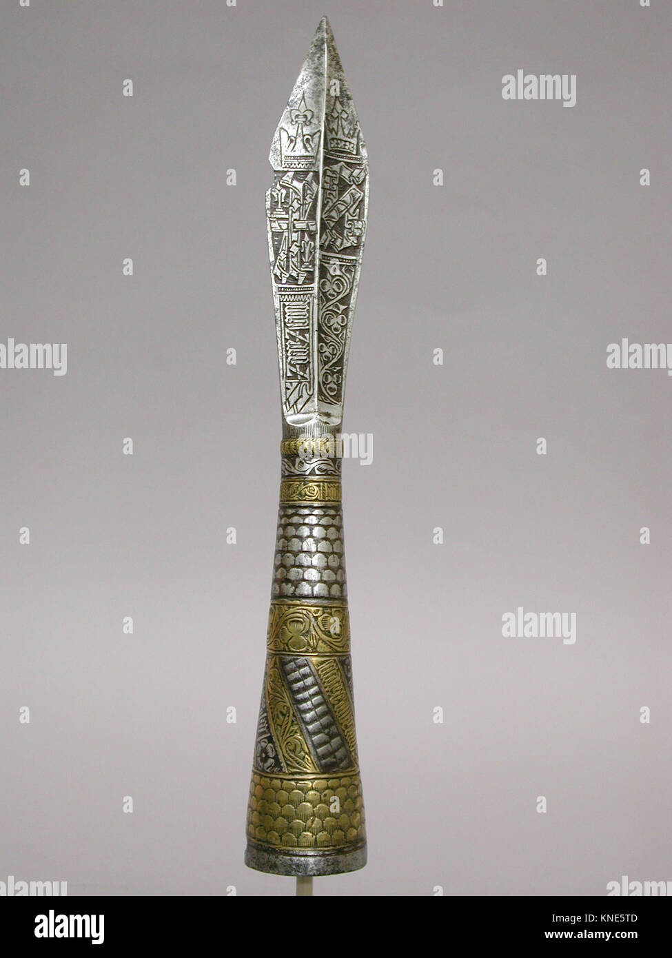 Ceremonial arrowhead hi-res stock photography and images - Alamy