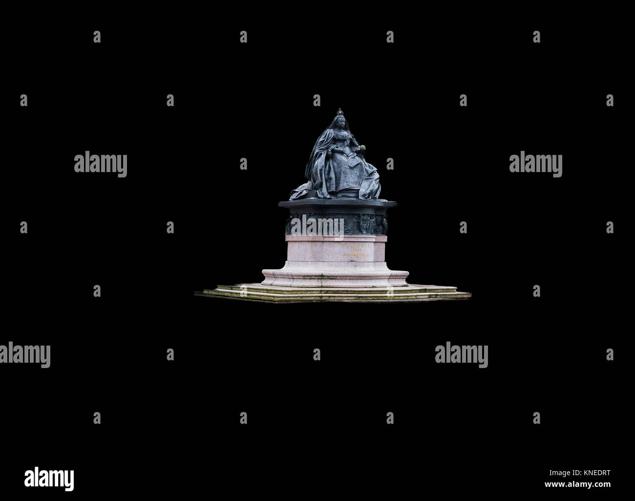 Dundee,Scotland,UKDercember 05,2017 Queen Victoria's Statue which is