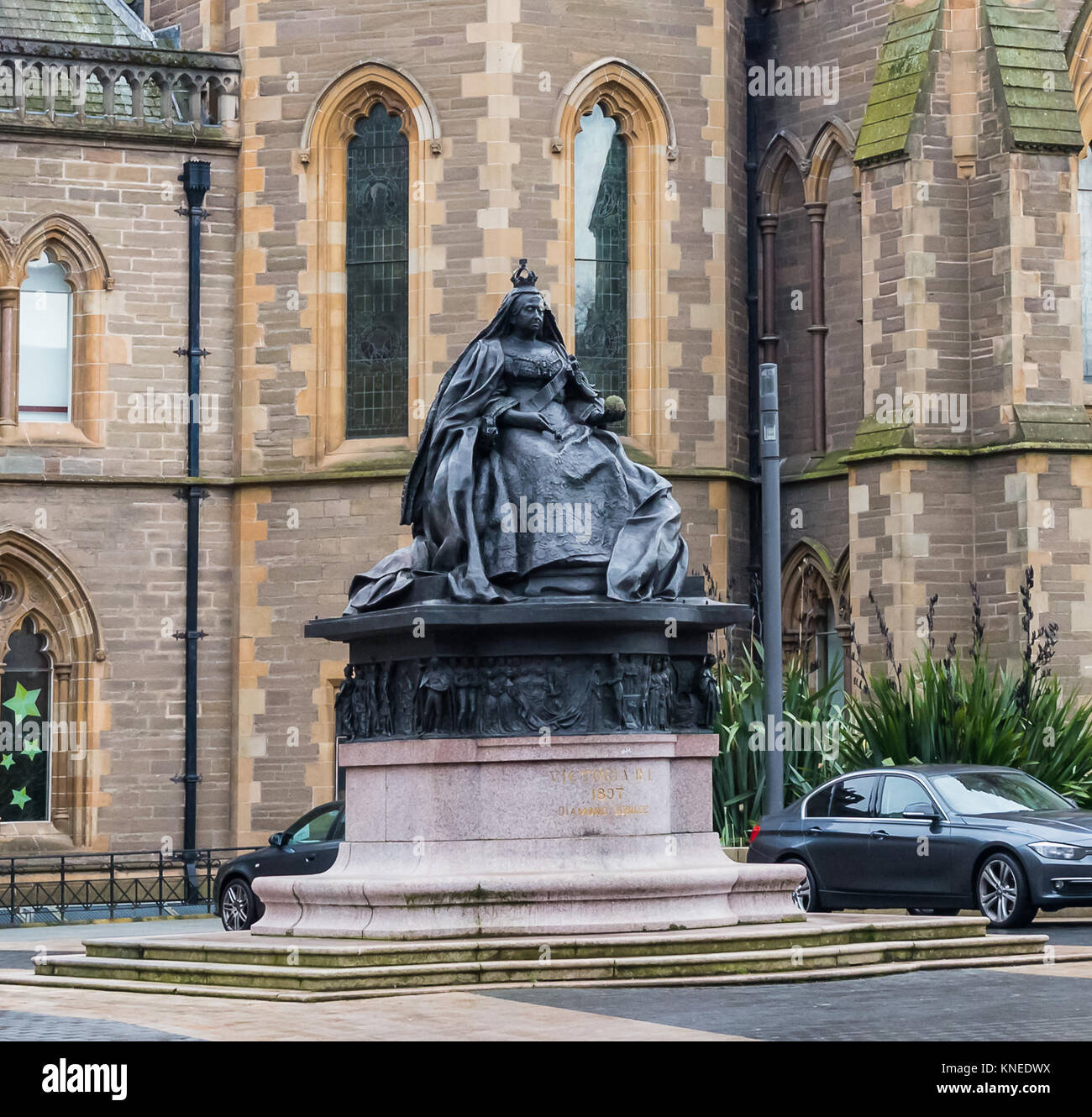 Dundee,Scotland,UKDercember 05,2017 Queen Victoria's Statue which is