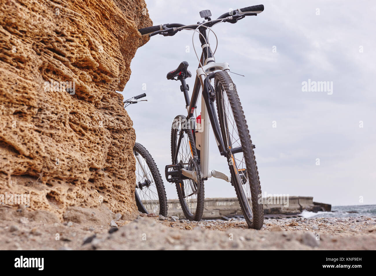 Rock away beach hi-res stock photography and images - Alamy