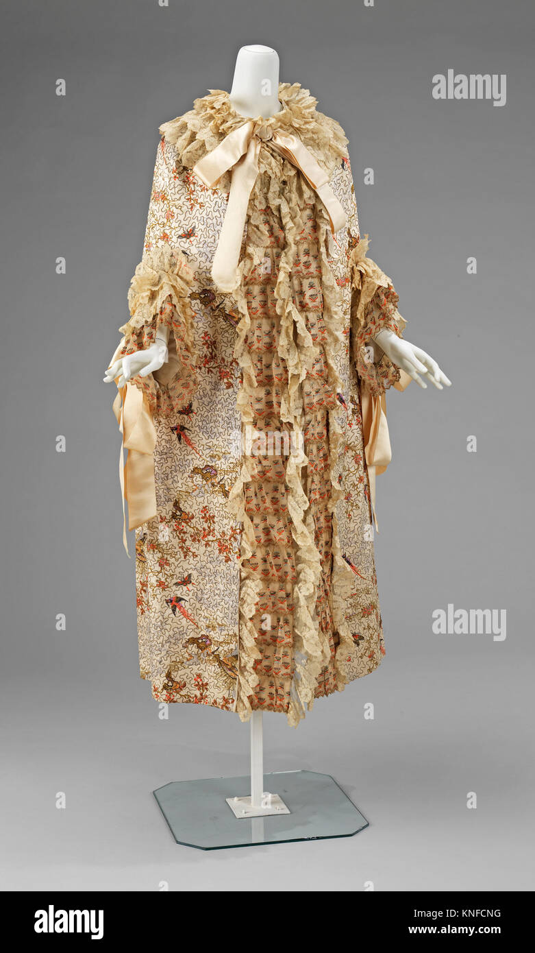 Luxurious cloak hi-res stock photography and images - Alamy
