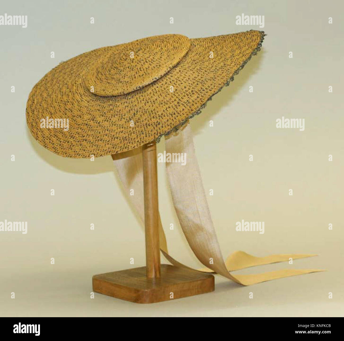 Шляпа на конце. Шляпа Шапо Бержер. Шапо-Бержер 18 век. Соломенная шляпка 18 век. Соломенные шляпы 18 века.