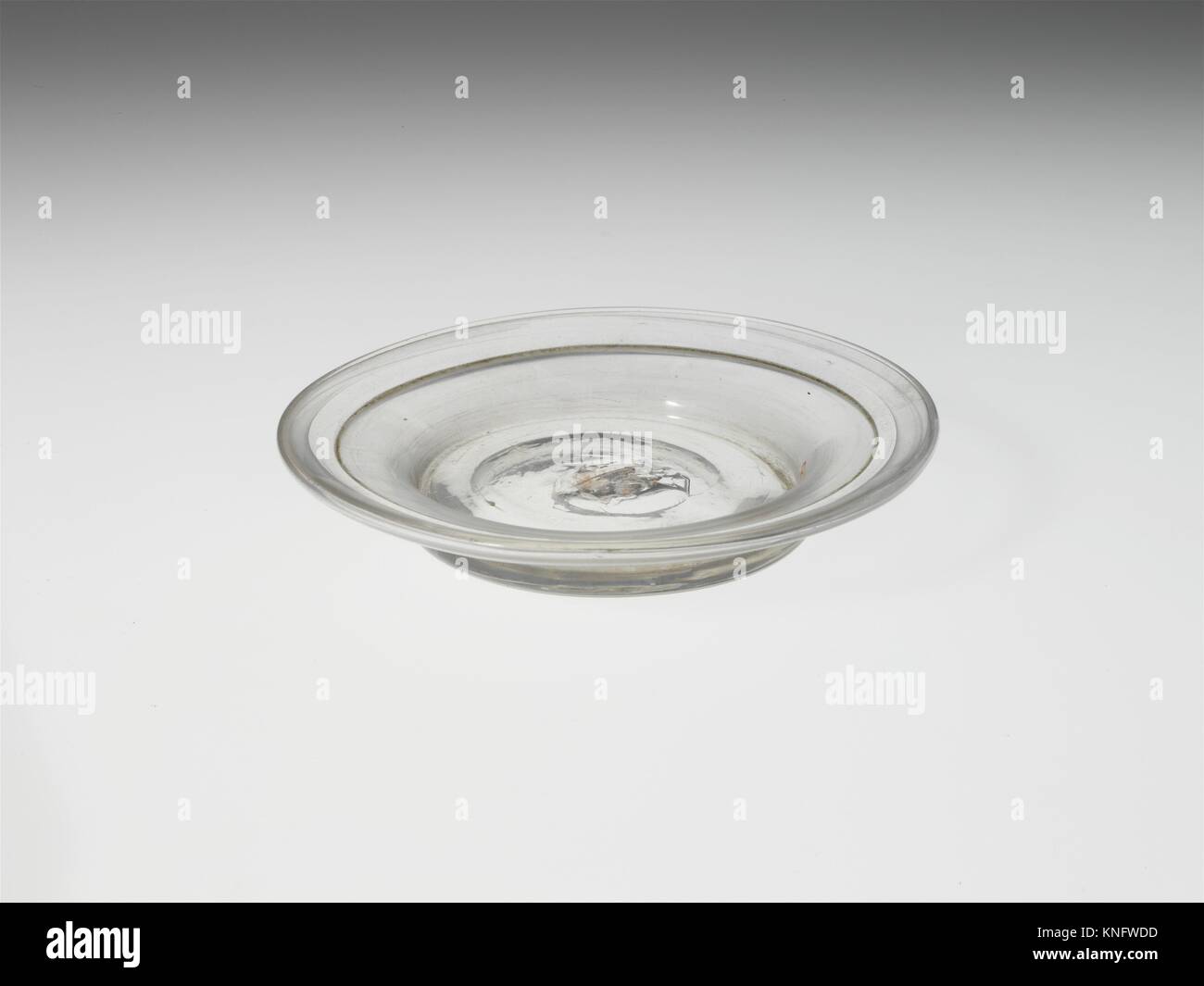 Cup Plate. Date 182560; Medium glass; Dimensions Dimensions