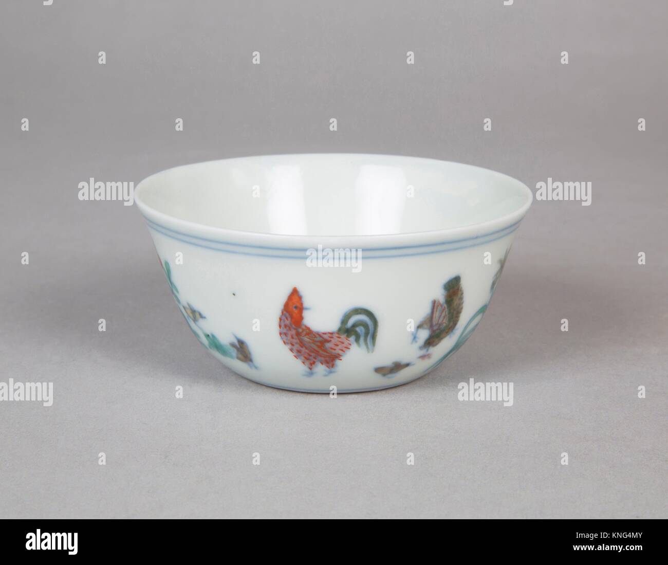 China antique Porcelain Ming chenghua Hand painting chicken doucai bowl Teacup 