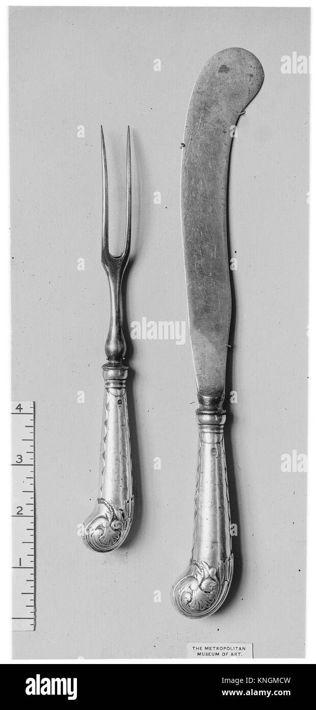 Knife. Date: late 18th century; Culture: British; Medium: Sheffield plate; Dimensions: Length: 10 3/4 in. (27.3 cm); Classification: Stock Photo