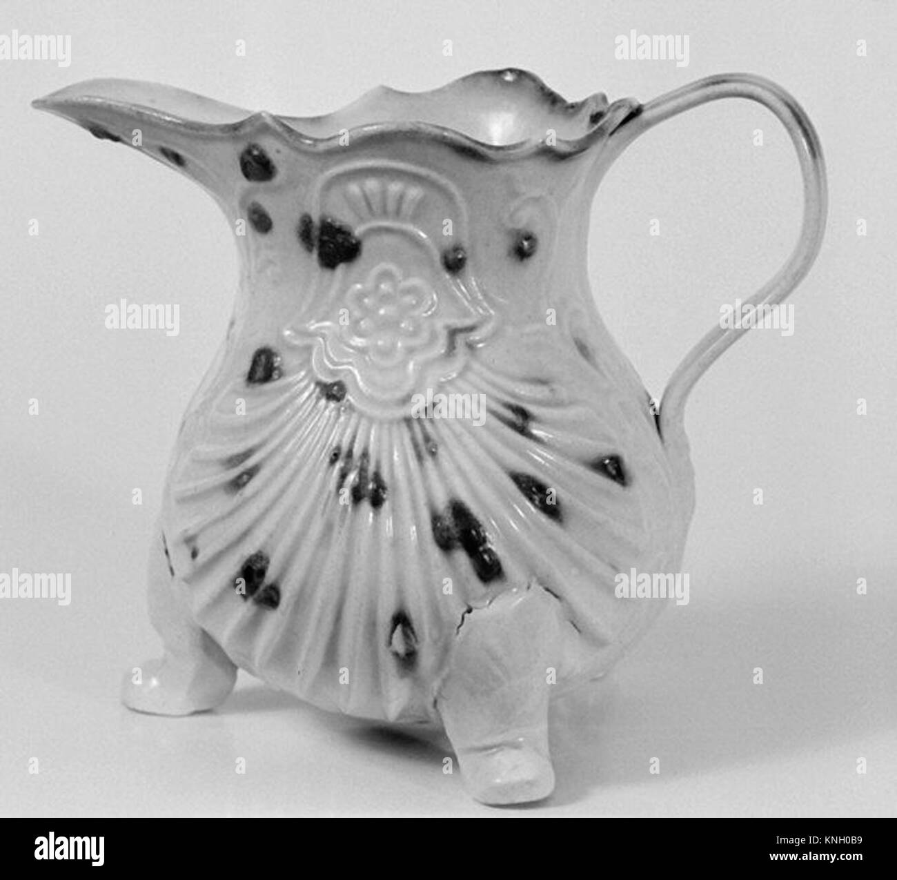 Cream jug MET 99639 197570 Stock Photo Alamy