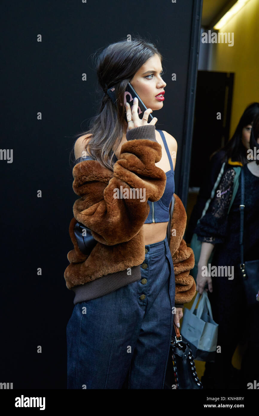 MILAN - SEPTEMBER 24: Super model Adriana Lima after Dolce and Gabbana  fashion show, Milan Fashion Week street style on September 24, 2017 in  Milan Stock Photo - Alamy