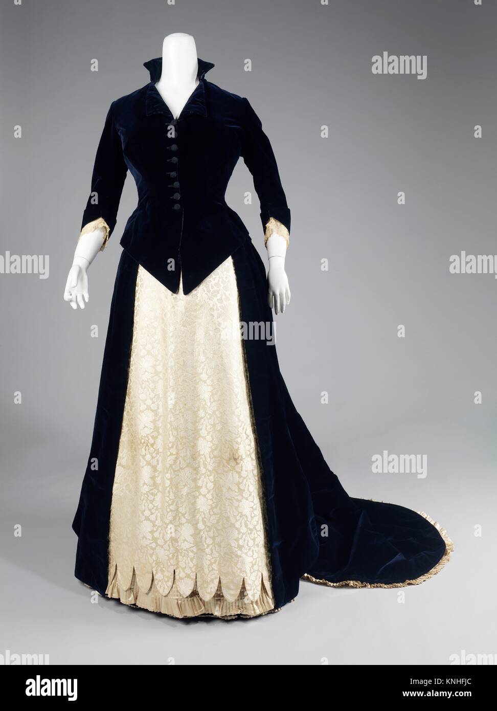 Evening dress. Department Store Frederick Loeser & Company (American