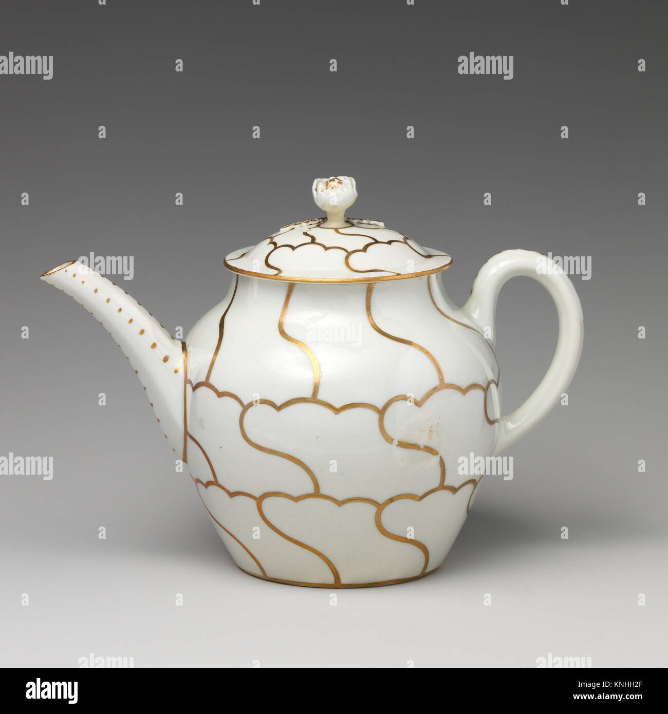 Teapot (part of a service). Factory Worcester; Date ca. 1775; Culture