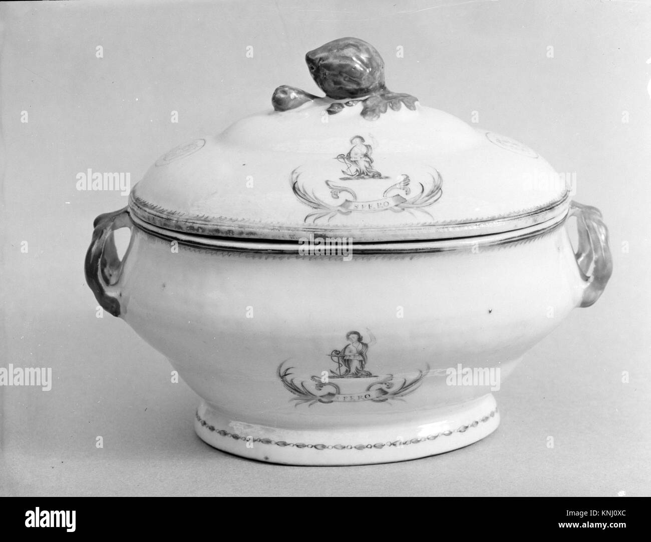 Covered Sauce Tureen MET 140495 2546 Chinese, for American market