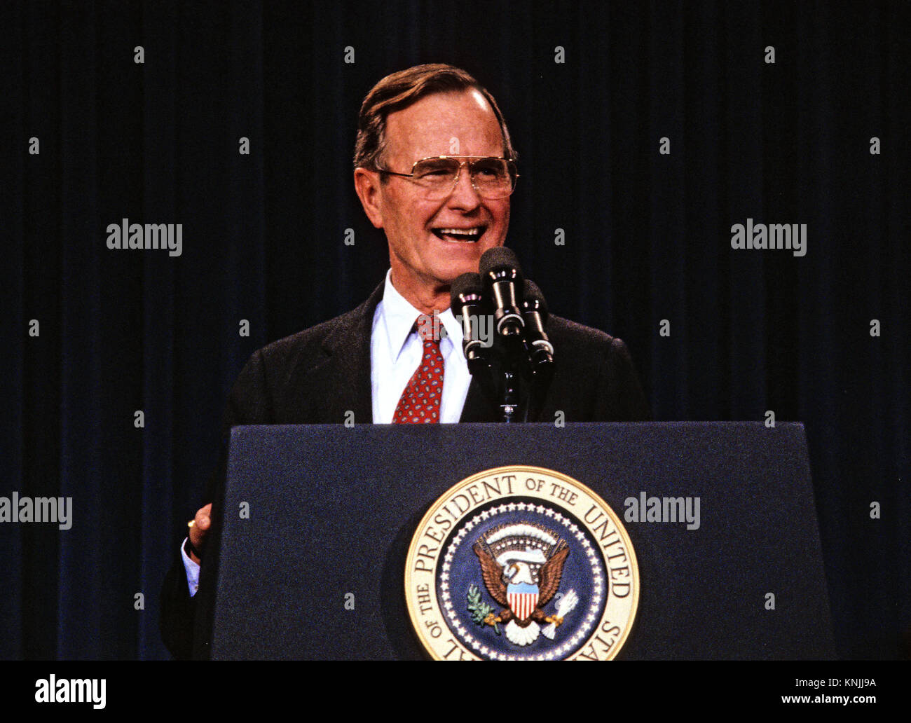 Washington, District of Columbia, USA. 6th Feb, 1989. United States President George H.W. Bush announces his savings and loan bailout plan at a press conference at the White House in Washington, DC on February 6, 1989. Credit: Ron Sachs/CNP Credit: Ron Sachs/CNP/ZUMA Wire/Alamy Live News Stock Photo