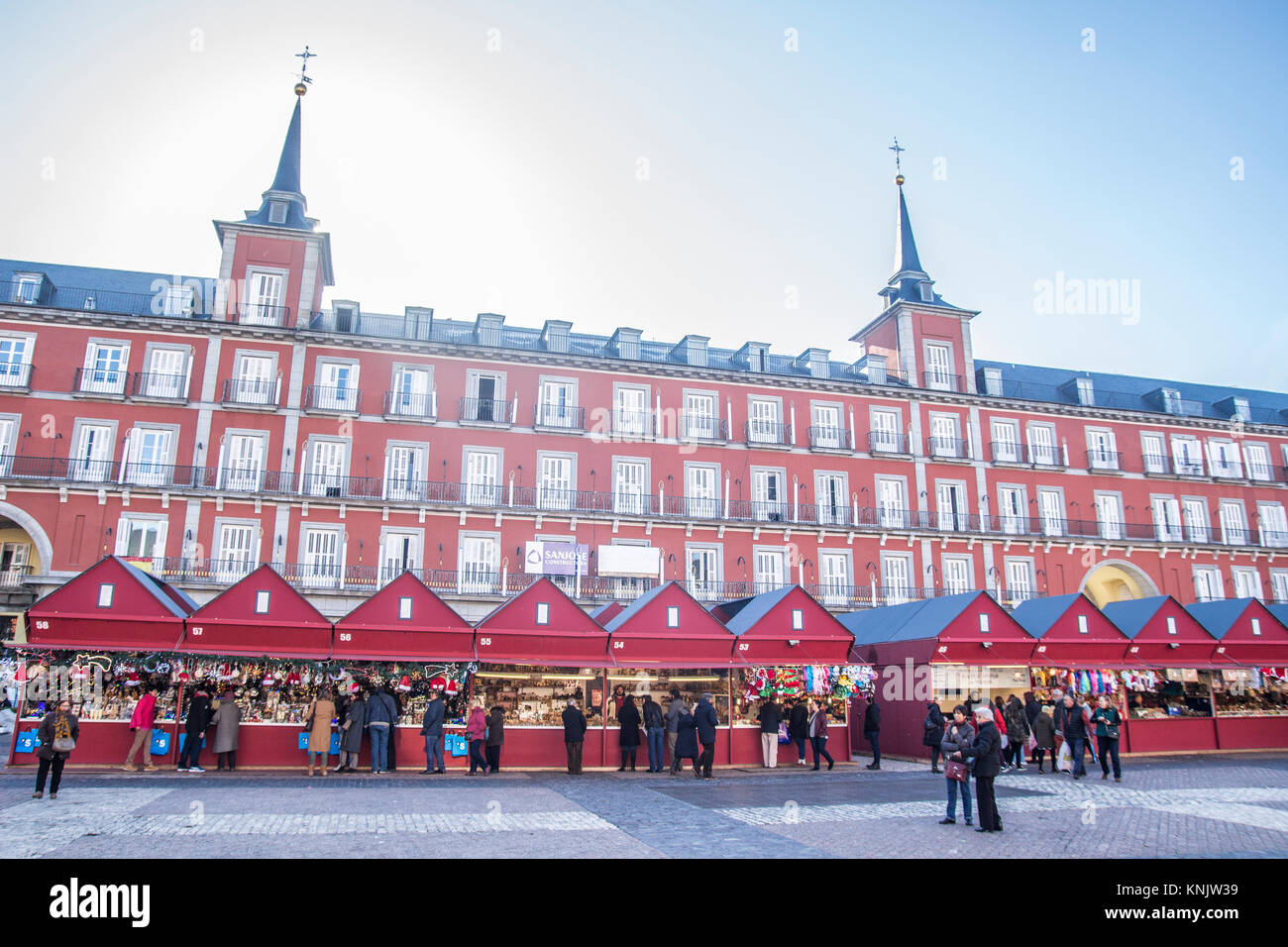 Madrid, Spain. 12th Dec, 2017. Christmas market in the center of Madrid, Spain with the typical 'Belenes of Spanish christmas' Credit: Alberto Sibaja Ramírez/Alamy Live News Stock Photo