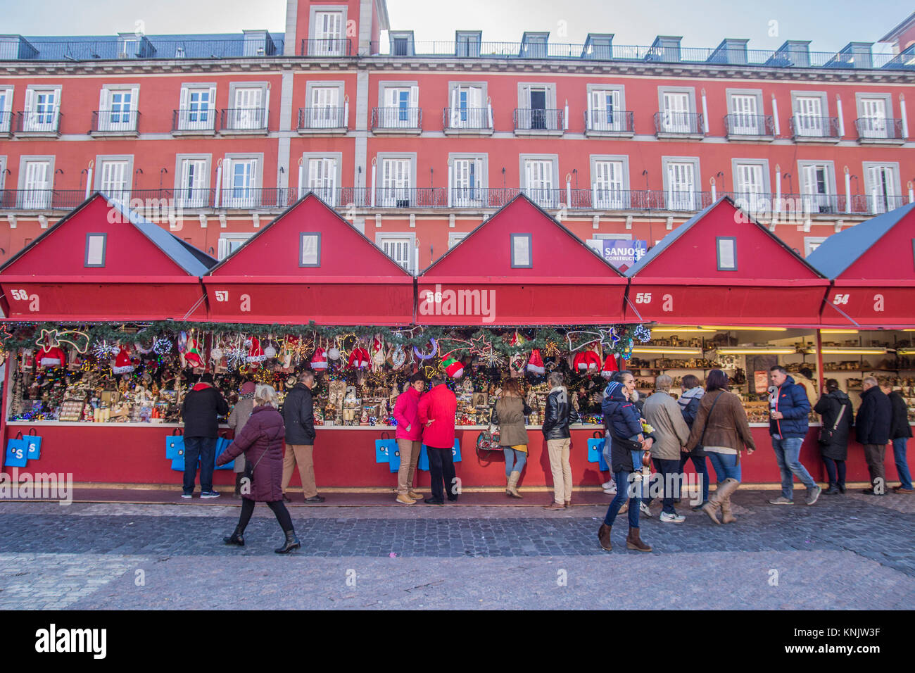 Madrid, Spain. 12th Dec, 2017. Christmas market in the center of Madrid, Spain with the typical 'Belenes of Spanish christmas' Credit: Alberto Sibaja Ramírez/Alamy Live News Stock Photo