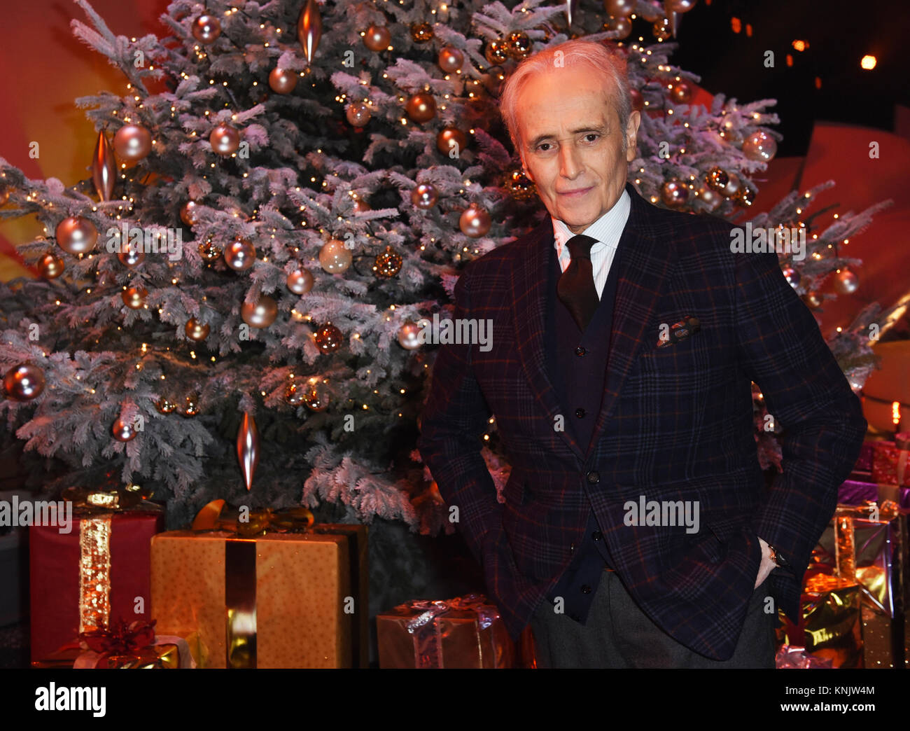 Munich, Germany. 12th Dec, 2017. Jose Carreras, spanish opera singer and founder of the 'José Carreras Leukaemia Foundation' stands beside a Christmas tree during rehearsals for the 'Jose Carreras Gala' in the Bavaria Studios in Munich, Germany, 12 December 2017. The gala is taking place on 14 December 2017. Credit: Ursula Düren/dpa/Alamy Live News Stock Photo