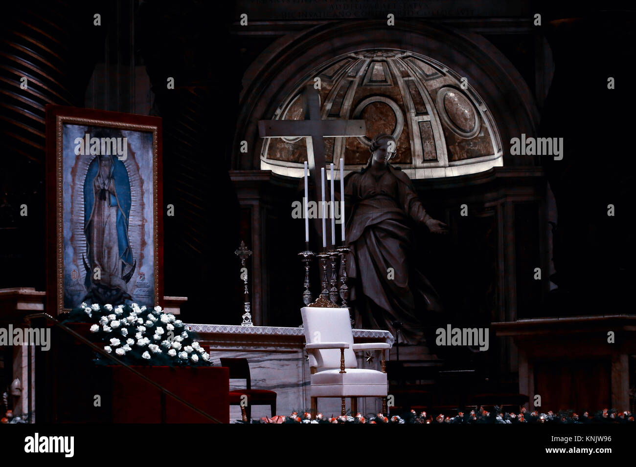 vatican-city-vatican-12th-dec-2017-pope-francis-celebrates-mass-for