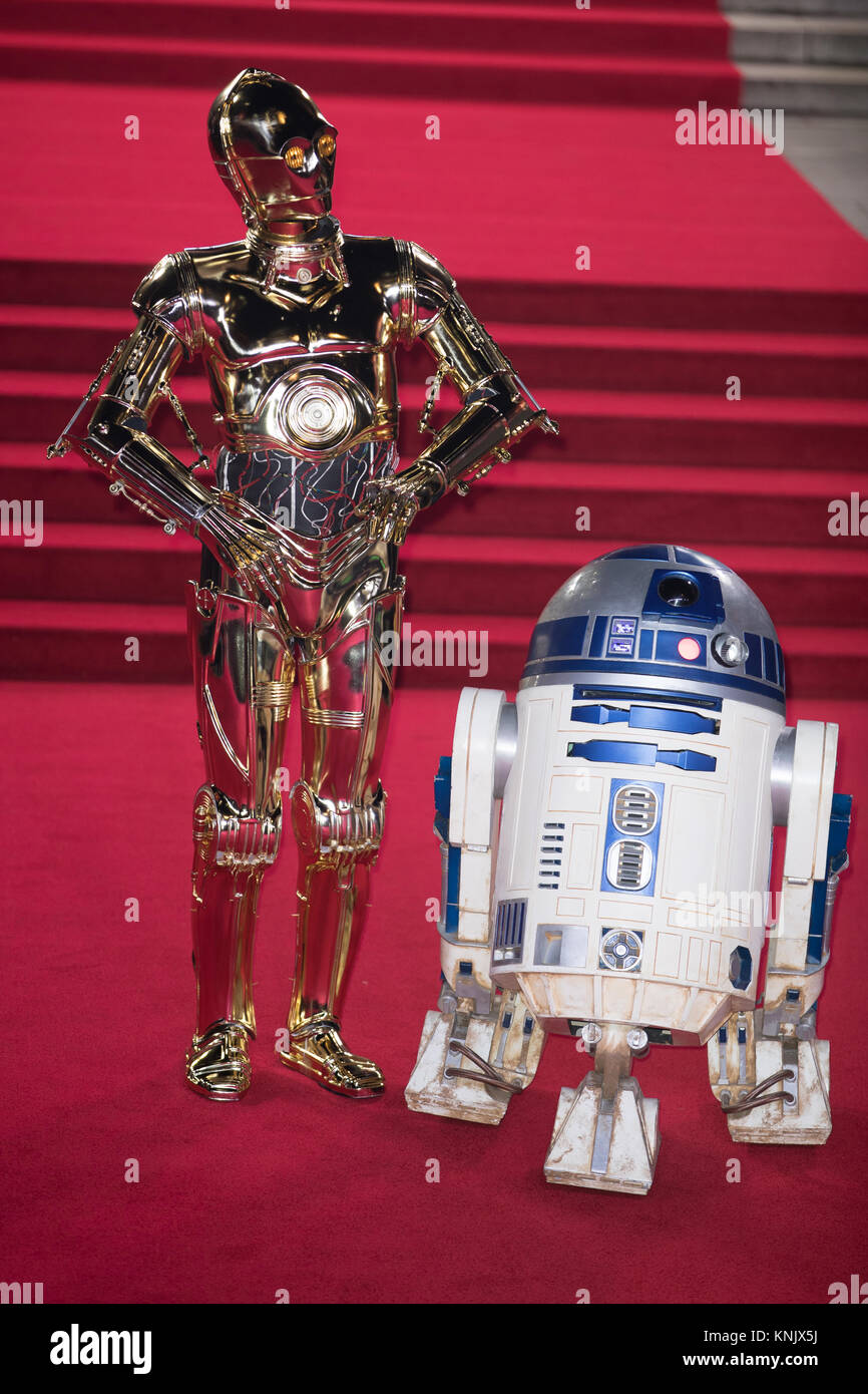 Royal Albert Hall, London UK. 12th December 2017. C3PO and R2D2 arrive for the European Premiere of Star Wars - The Last Jedi . ©Chris Yates/ Alamy Live News Stock Photo