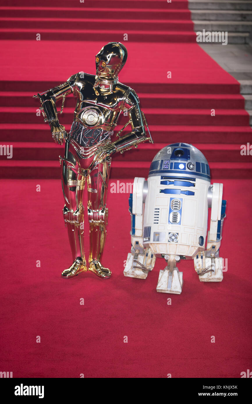 Royal Albert Hall, London UK. 12th December 2017. C3PO and R2D2 arrive for the European Premiere of Star Wars - The Last Jedi . ©Chris Yates/ Alamy Live News Stock Photo