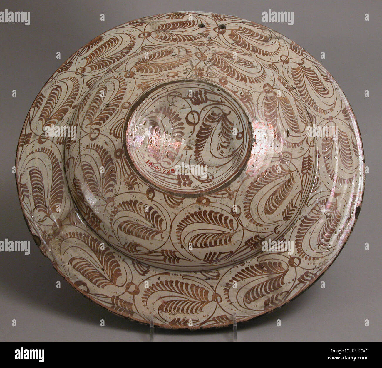 Dish with Heraldic Shield, 1470–1500, Spanish, Made in probably Manises, Valencia, Spain, Medium: Tin-glazed earthenware Stock Photo