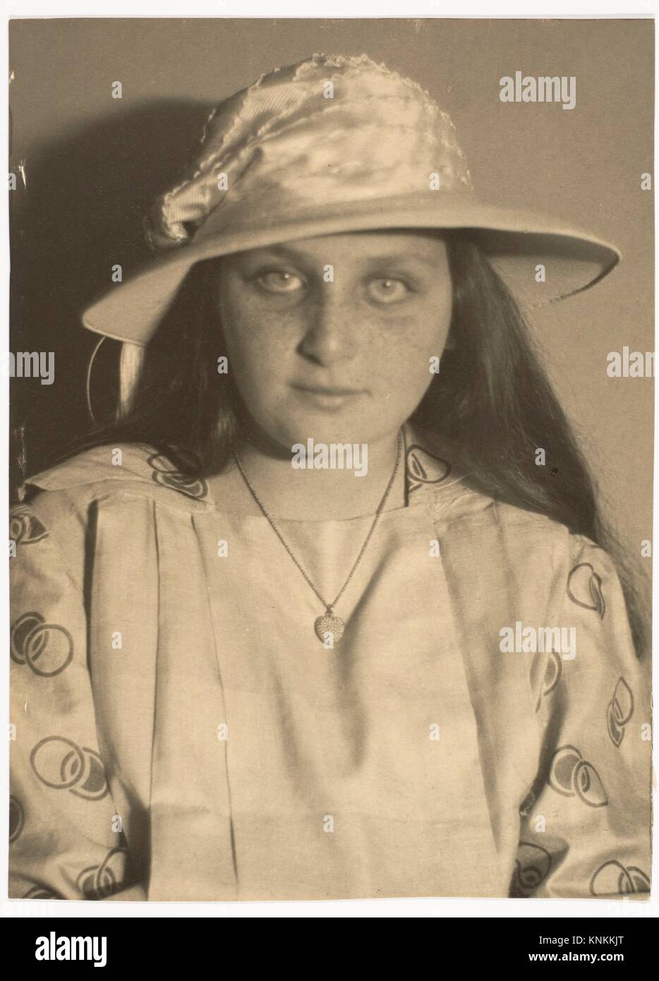 Jeanne. Artist: Morton Schamberg (American, Philadelphia, Pennsylvania 1881-1918 Philadelphia, Pennsylvania); Date: 1917; Medium: Gelatin silver Stock Photo