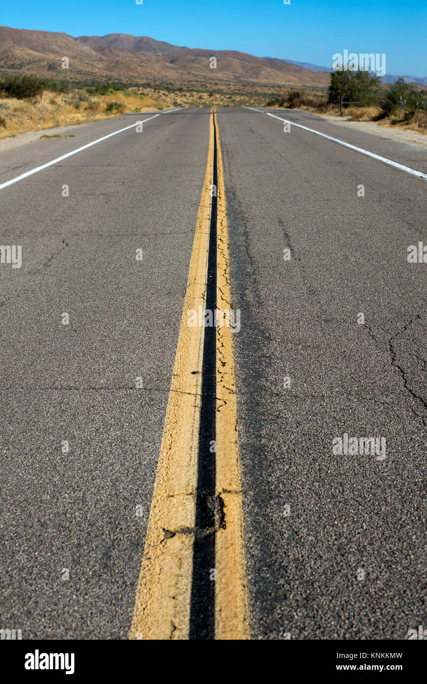 Scissors crossing hires stock photography and images Alamy