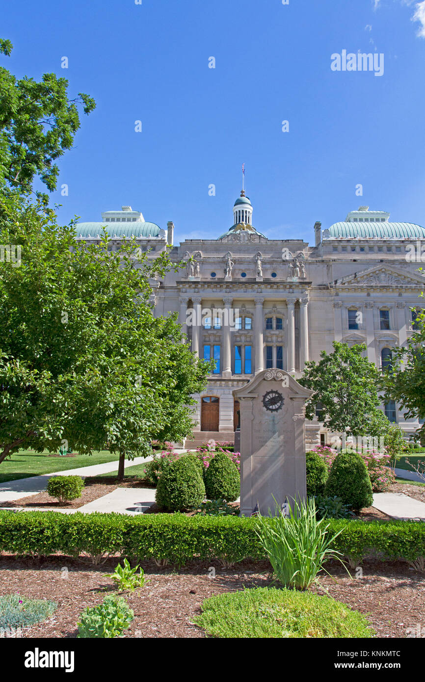 Indianapolis, Indiana capitol building with blue sky Stock Photo Alamy