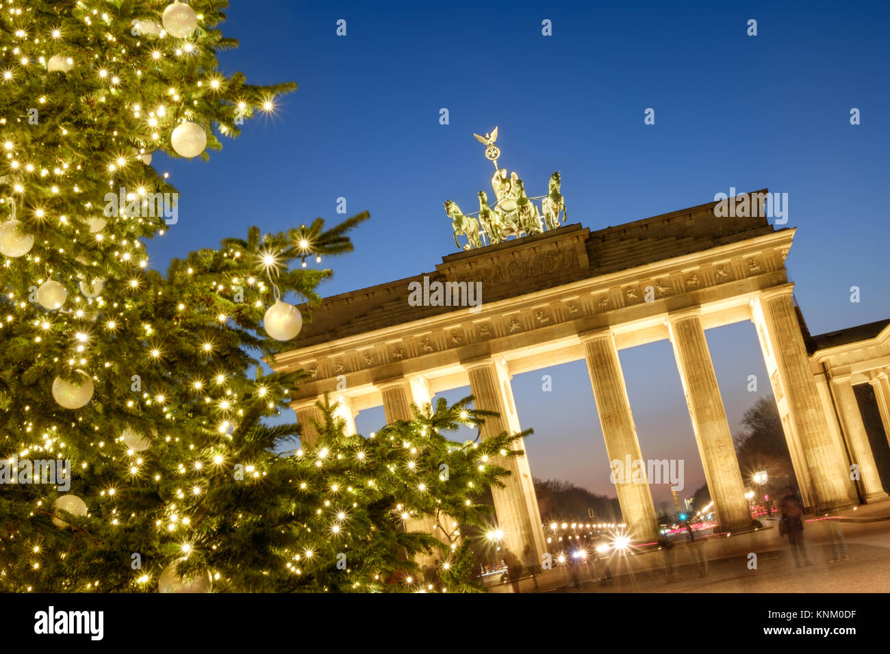 Brandenburg Gate and Christmas tree in Berlin, Germany Stock Photo Alamy