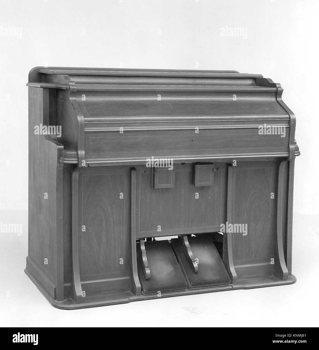 Harmonium MET 134287 504397 Stock Photo Alamy