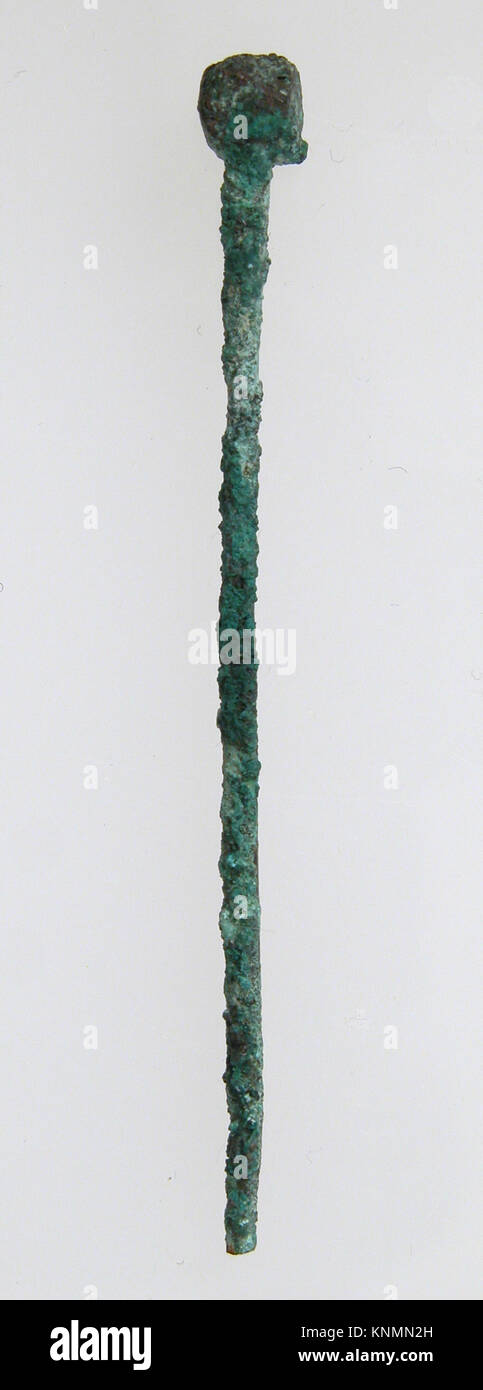 Hairpin MET sf17-191-57s1 465105 Roman, Hairpin, 200?500, Copper alloy, Overall: 2 3/16 x 3/16 in. (5.6 x 0.4 cm). The Metropolitan Museum of Art, New York. Gift of J. Pierpont Morgan, 1917 (17.191.57) Stock Photo
