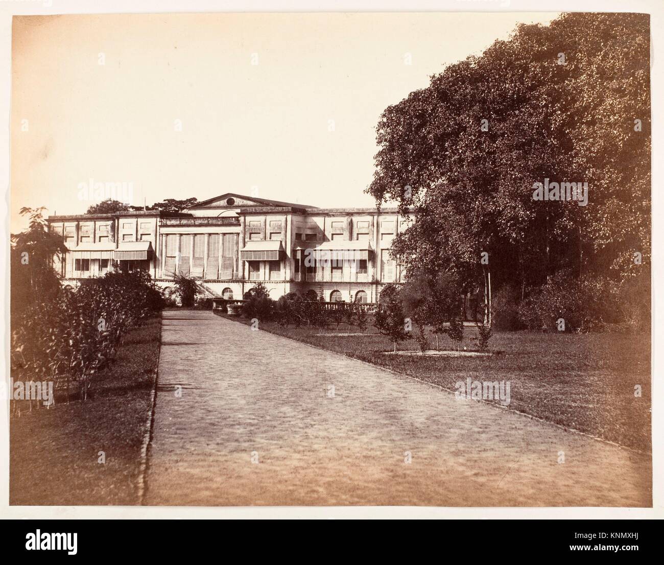 [Government House, Barrackpore]. Artist: Unknown; Date: 1858-61; Medium: Albumen silver print; Dimensions: Image: 21.7 x 28.2 cm (8 9/16 x 11 1/8 Stock Photo