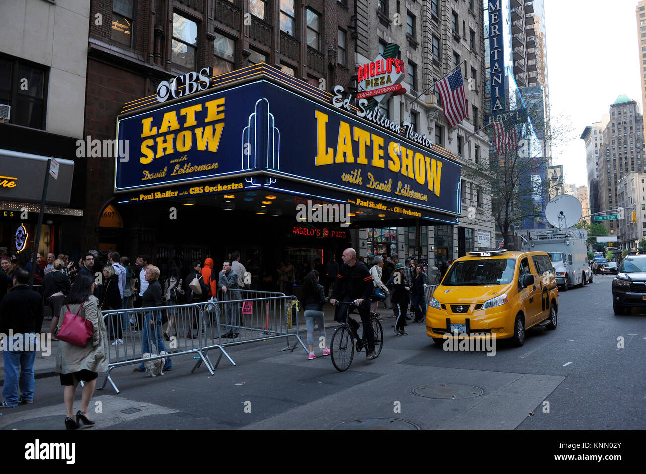 NEW YORK, NY MAY 20 Alec Baldwin arrives for the final episode of