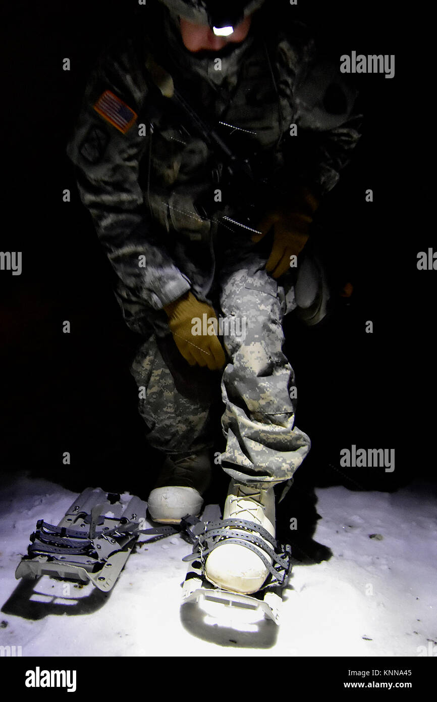 Cadre and students of the Northern Warfare Training Center's Cold ...