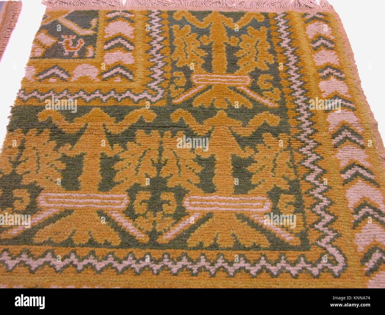 Fragment MET ad-57.150.8b 451463 Stock Photo - Alamy