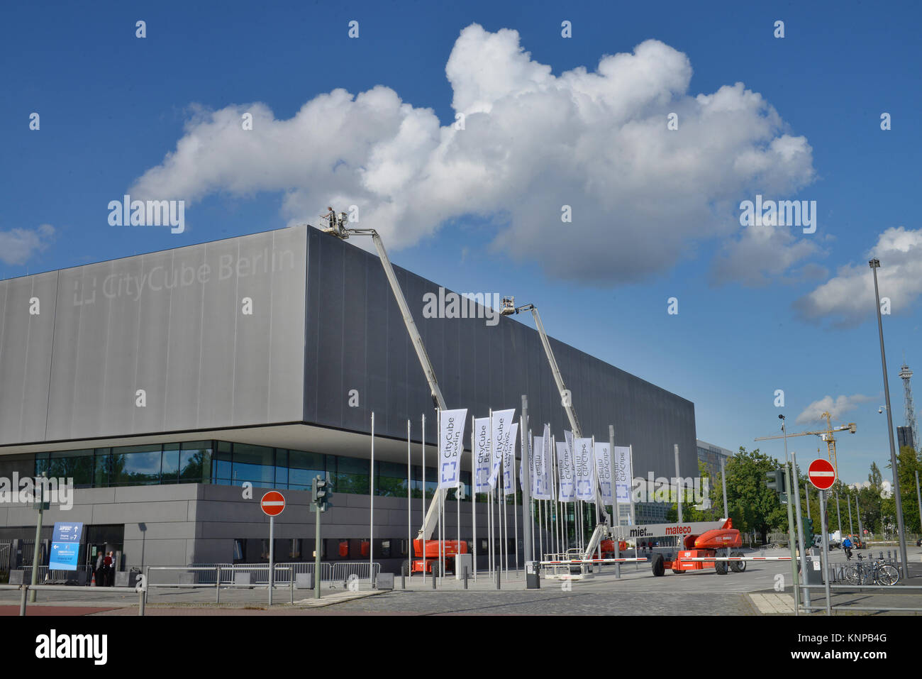 Messehalle High Resolution Stock Photography and Images - Alamy