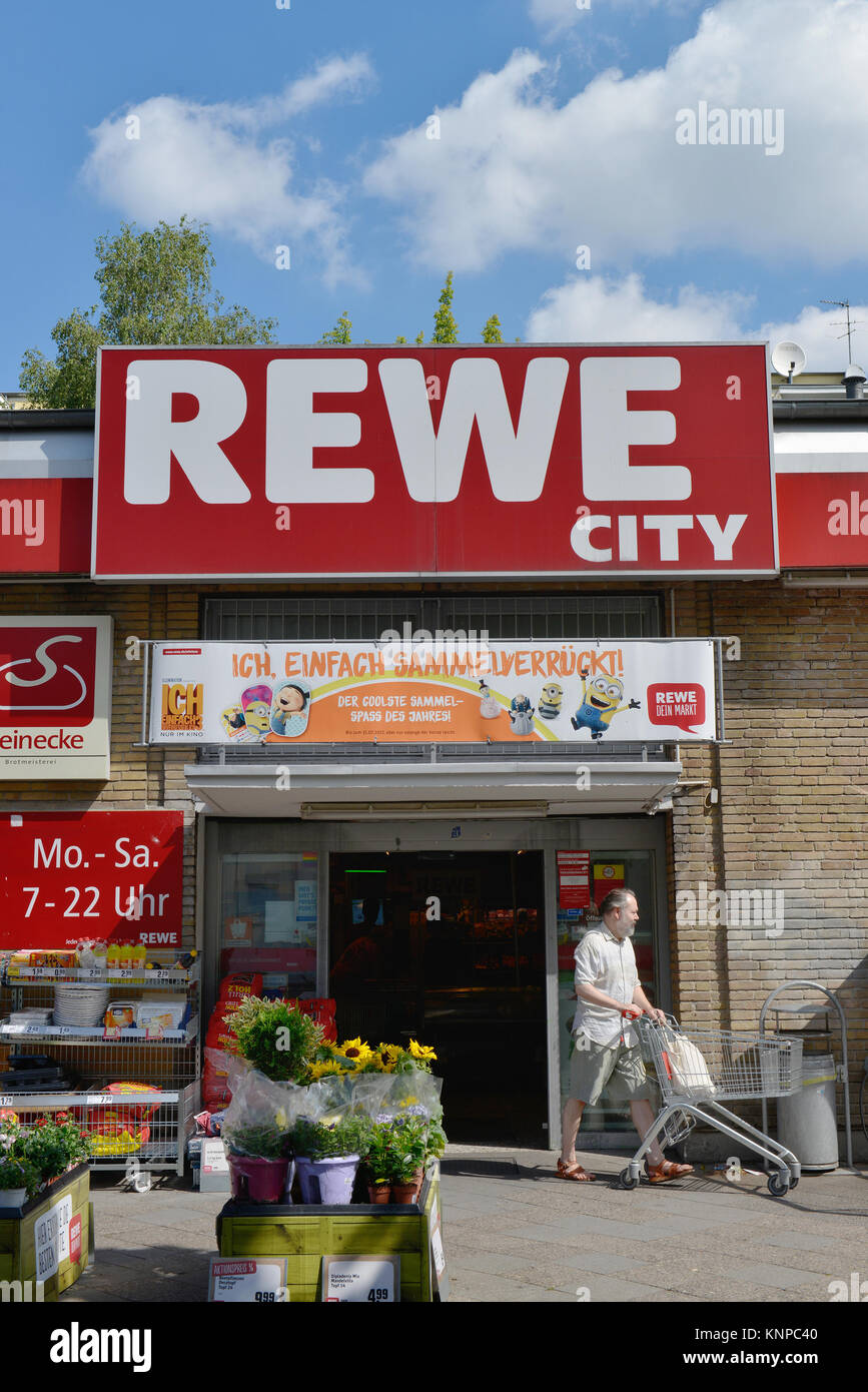 Rewe market, Bavarian's ring, temple court, Berlin, Germany, (use only  editorially), Rewe Markt, Bayernring, Tempelhof, Deutschland, (Verwendung  nur r Stock Photo - Alamy