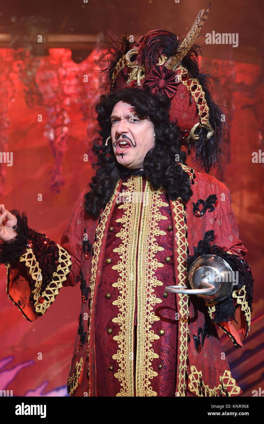 Adam Woodyatt or Ian Beale from EastEnders as Captain Hook in the Swindon production of the Pantomime Peter Pan Stock Photo