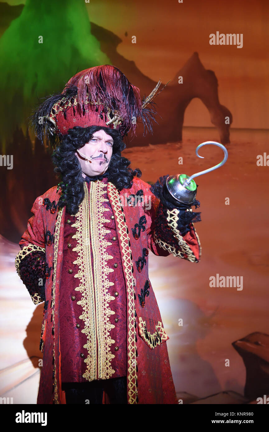 Adam Woodyatt or Ian Beale from EastEnders as Captain Hook in the Swindon production of the Pantomime Peter Pan Stock Photo