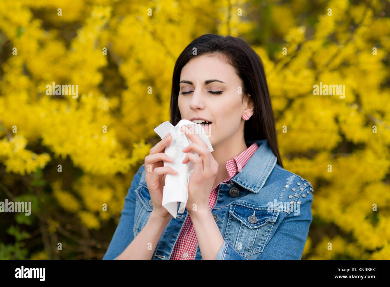 Junge Frau mit Allergie - woman with allergy Stock Photo