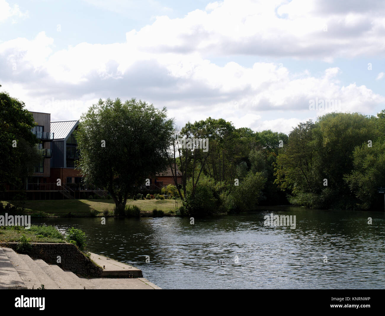 Riverside property near thames hires stock photography and images Alamy