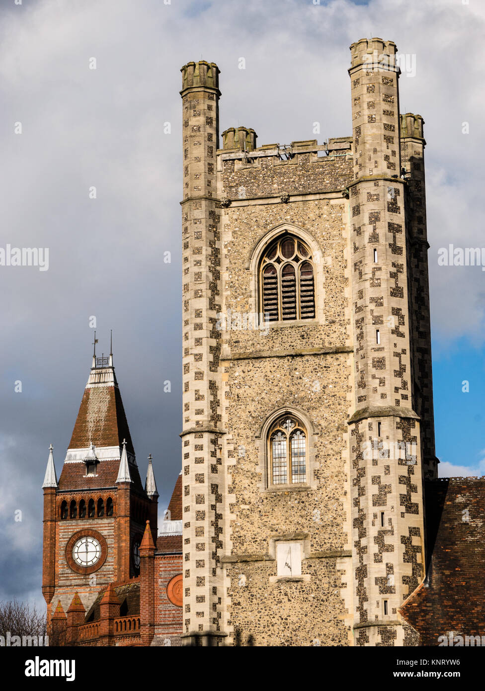 Saint Laurence Church, Reading, with Reading Town Hall, Reading, Berkshire, England Stock Photo
