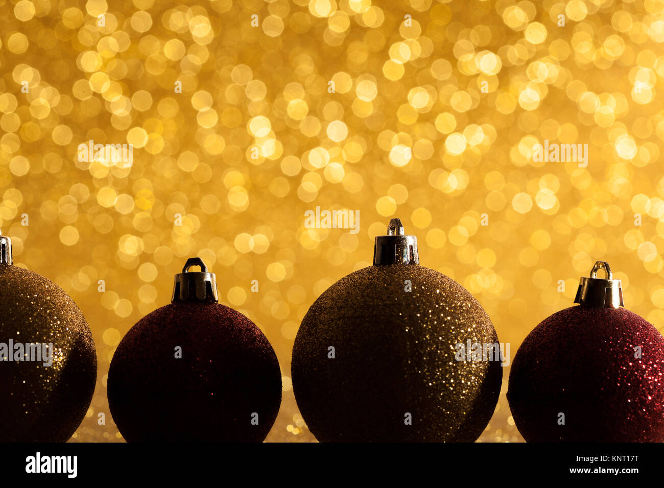 Shiny golden background hi-res stock photography and images - Alamy