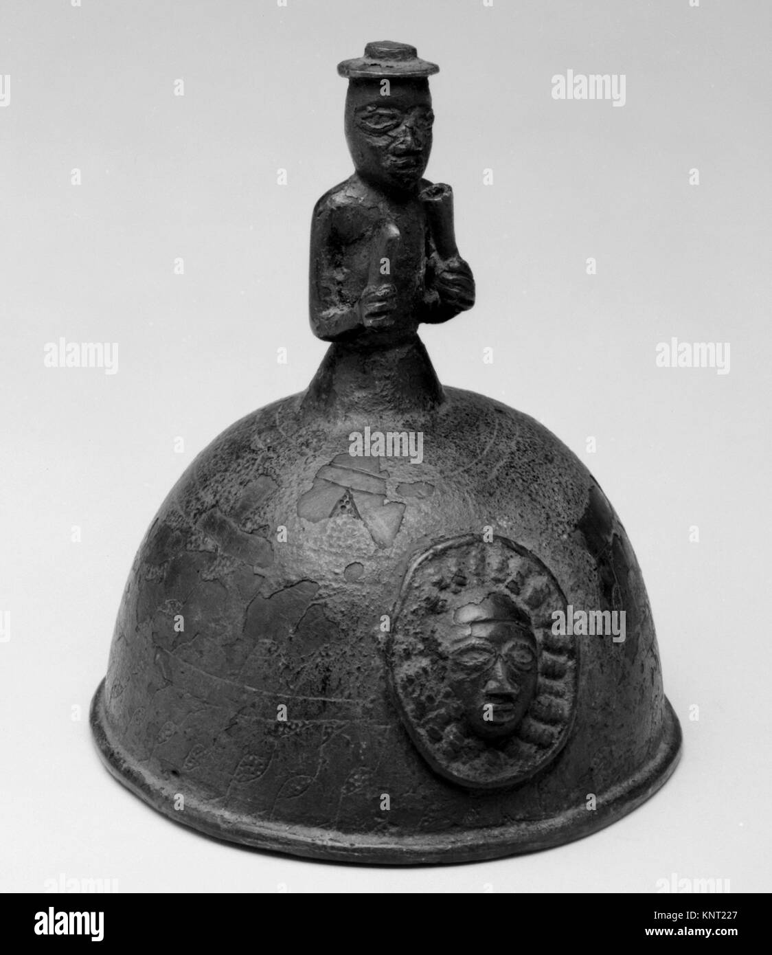 Divination vessel hi-res stock photography and images - Alamy