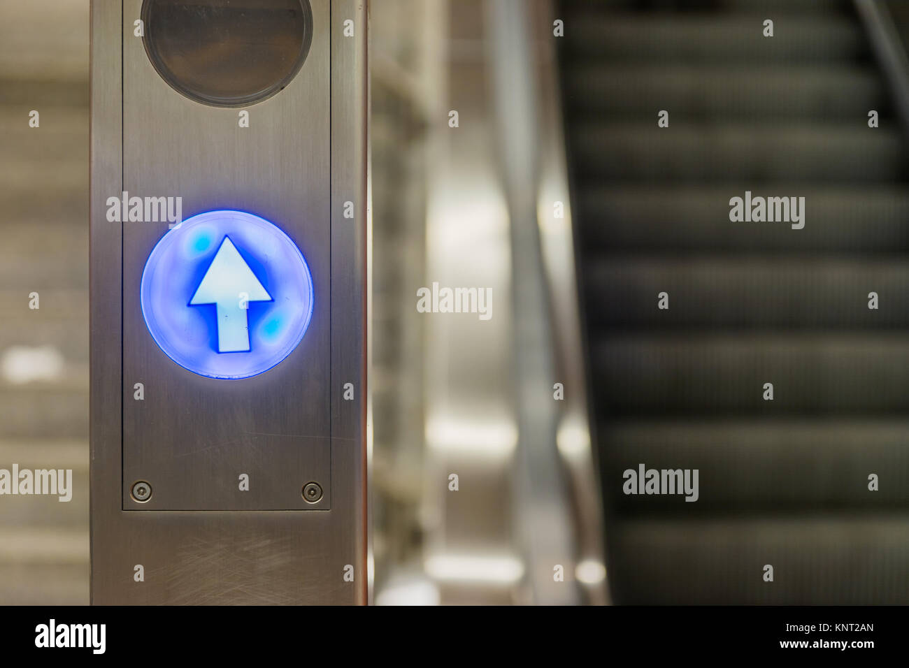 Elevator symbols hi-res stock photography and images - Alamy