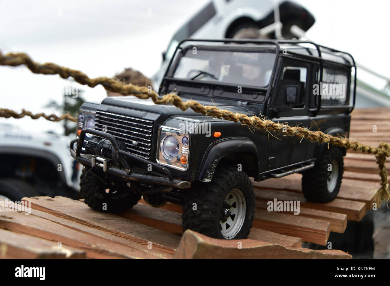 Land Rover Defender Rope Bridge Goodwood Fesival Of Speed Moving 