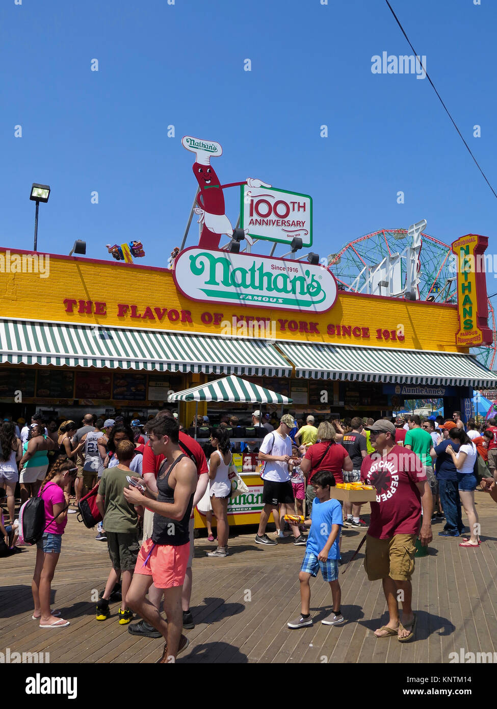 NATHAN'S famos hot dog restaurant (seit 1916), Promenade Boardwalk