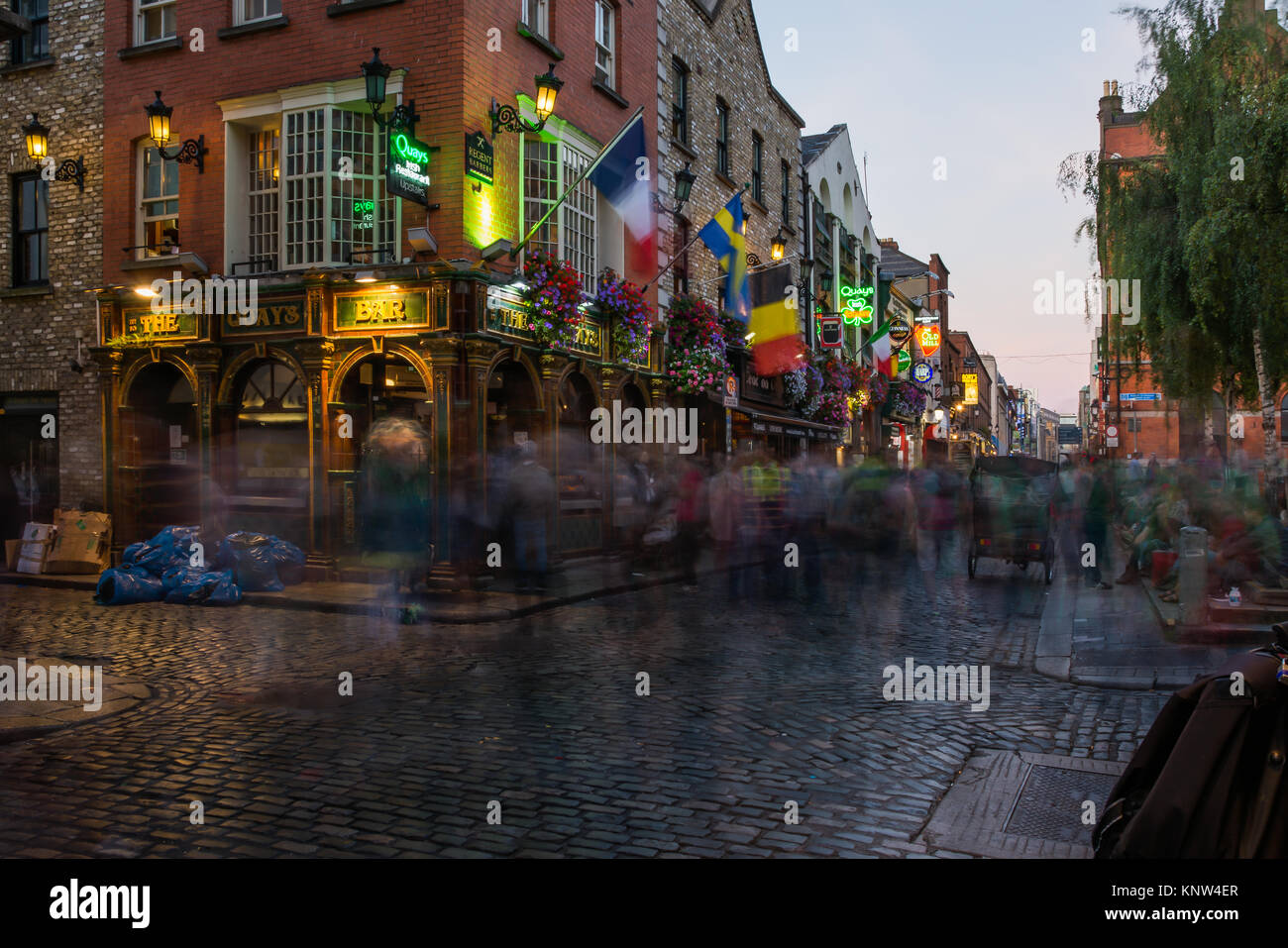The Quay's Bar Temple Bar Dublin Ireland Cityscape Sunset Timelapse Stock Photo
