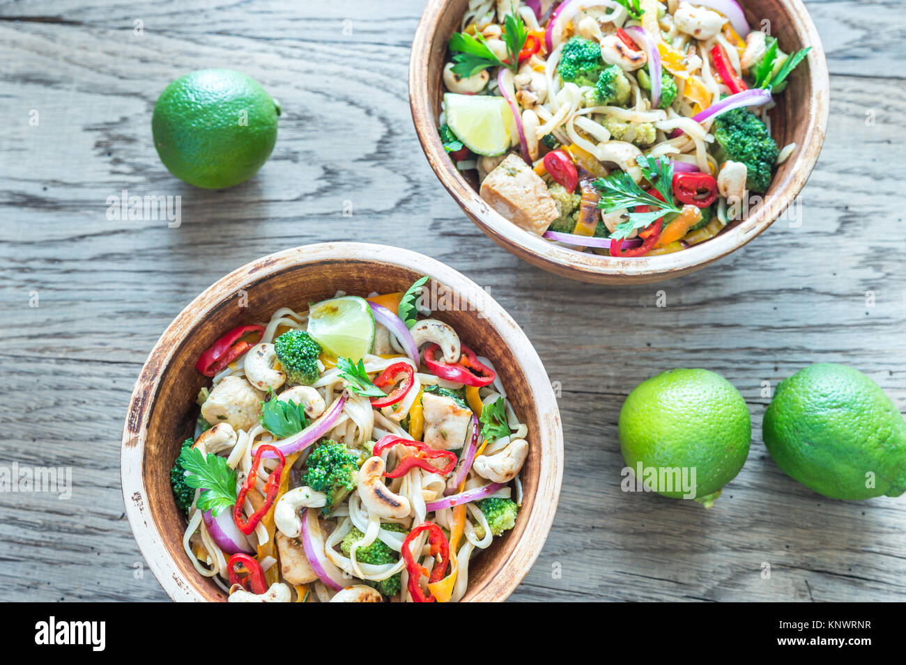 Chicken noodle stir-fry Stock Photo - Alamy
