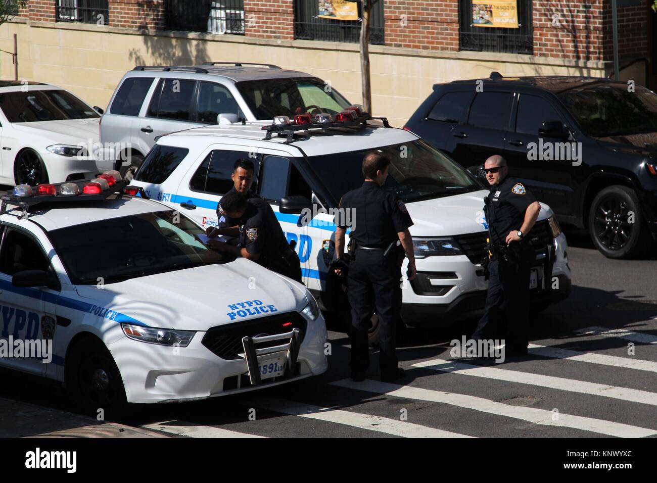Nypd police officers block hi-res stock photography and images - Alamy